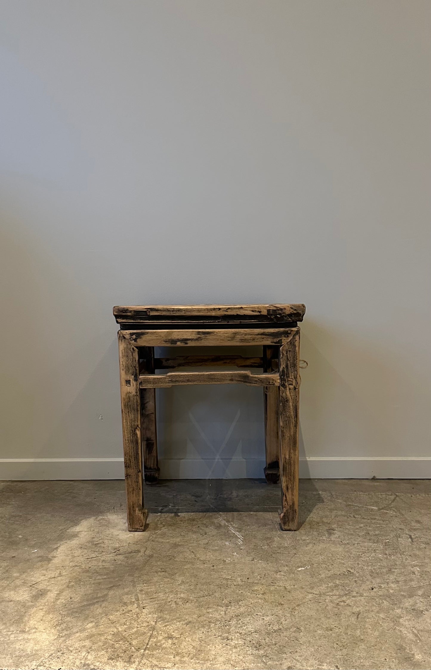 Gammelt elmetræsbord fra Kina